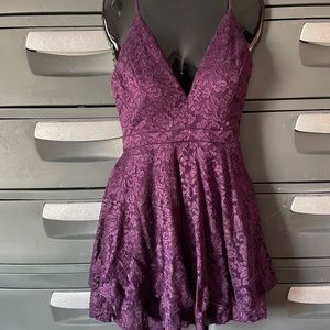 NWT Beautiful Glittery Lacy Dress💜